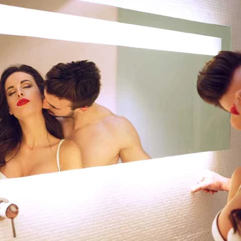 Itspleazure Blog -  Confessions of a Man Who like doing it infront of Mirrors